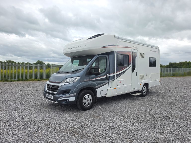 Auto-Trail Tracker FB
